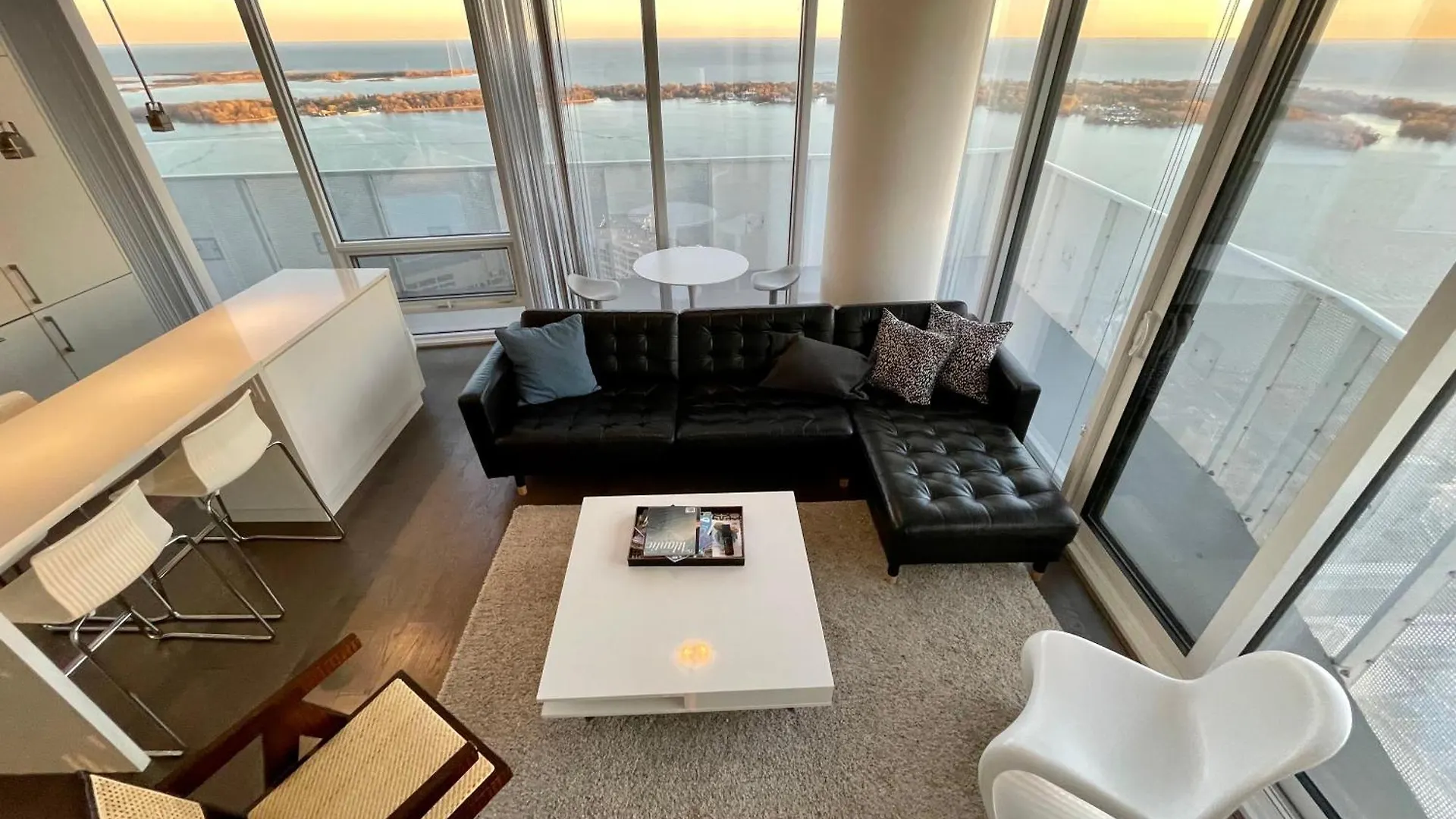 Apartment Presidential Suite Heart Of Downtown With Stunning View Toronto