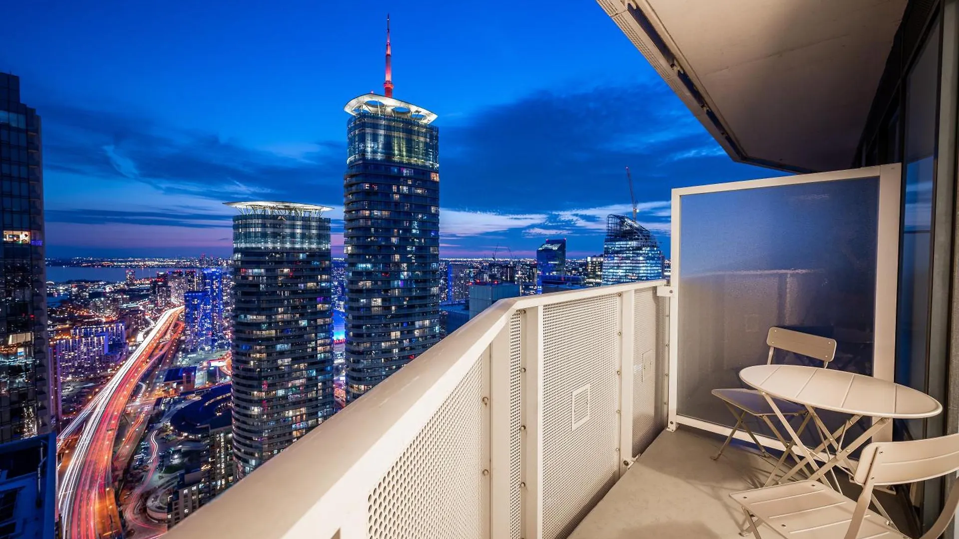 Apartment Presidential Suite Heart Of Downtown With Stunning View Toronto